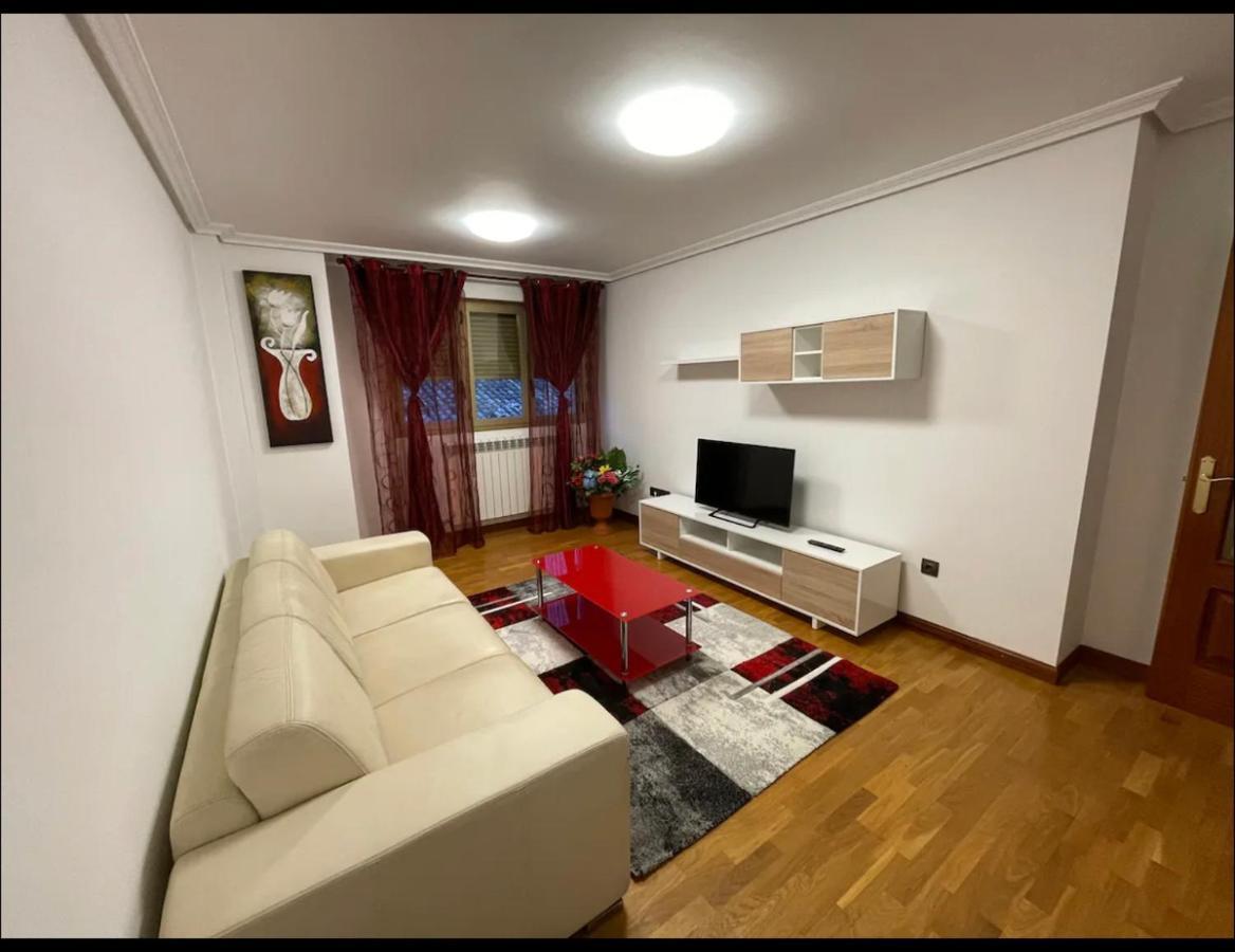 Bonito Piso Con Aparcamiento A Pie De La Calle . Apartment