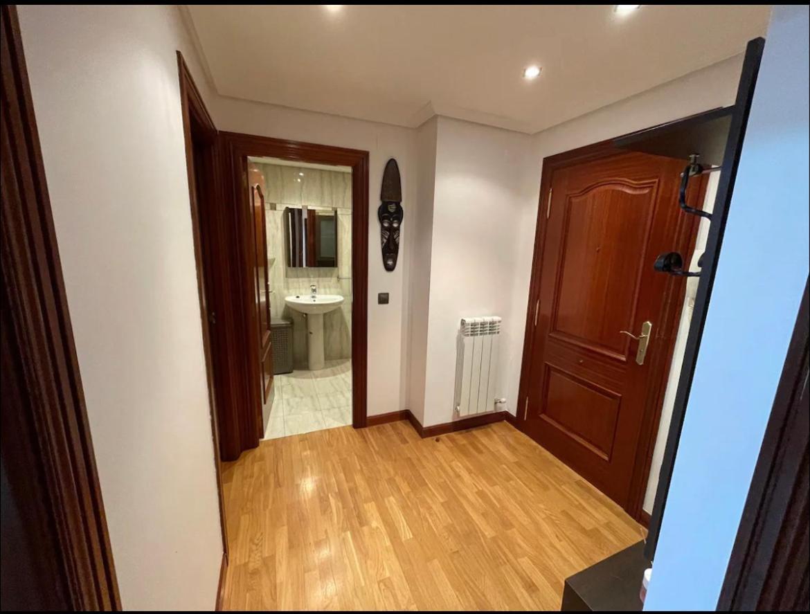 Bonito Piso Con Aparcamiento A Pie De La Calle . Apartment